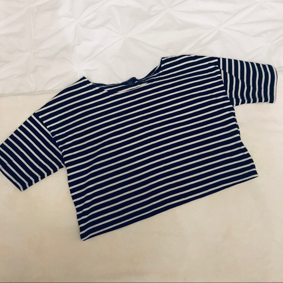 Sweaters - NEW Medium Sweater Crop Top